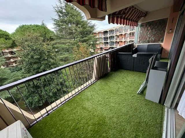 Joli 2 Chambres - 3 Piscines - 88 M2 Mandelieu-la-Napoule 0*,  France